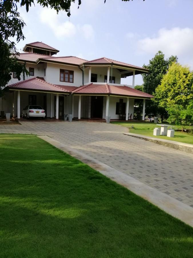 Golden Residence Anuradhapura Exterior photo